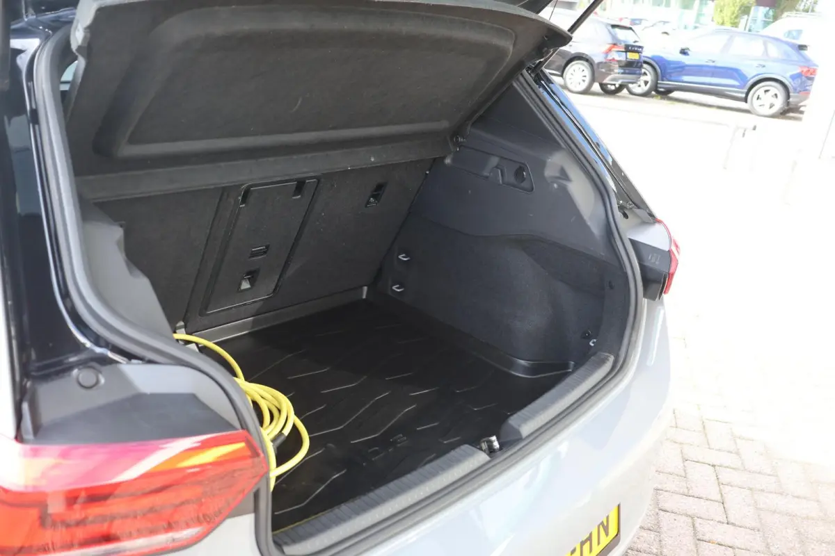 204pk Pro Edition Advantage 58 kWh | SoH 94% | Navigatie | PDC | Camera | Stoel & Stuurverwarming