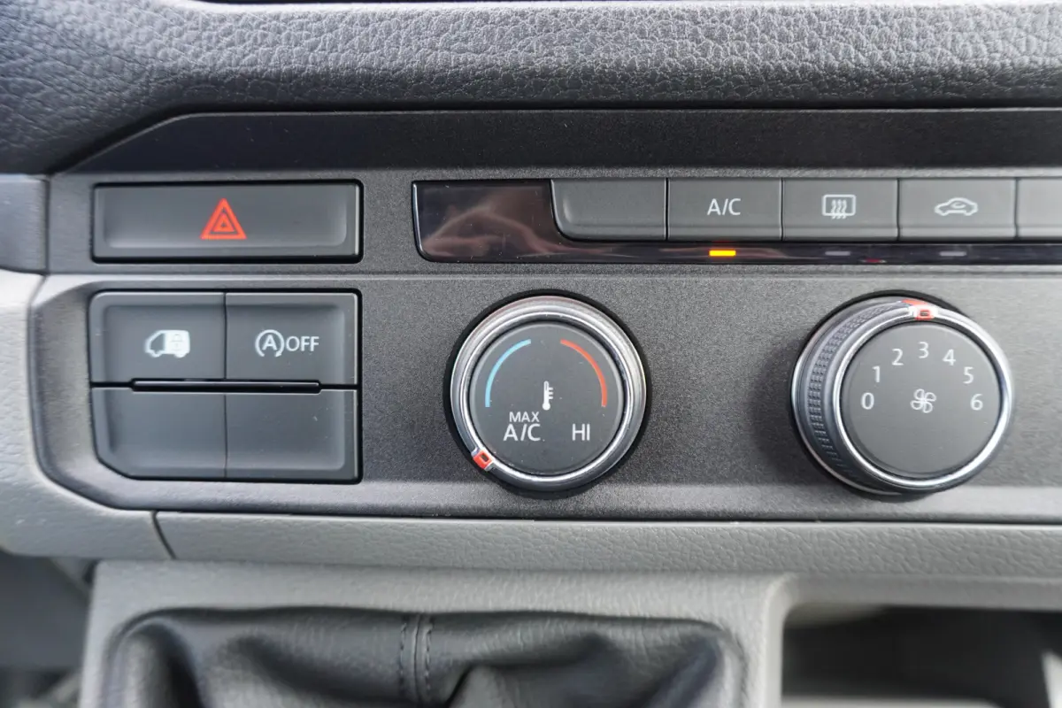 140pk L3H2/L2H1 Apple carplay Camera Trekhaak Standkachel Tacho 2-zits