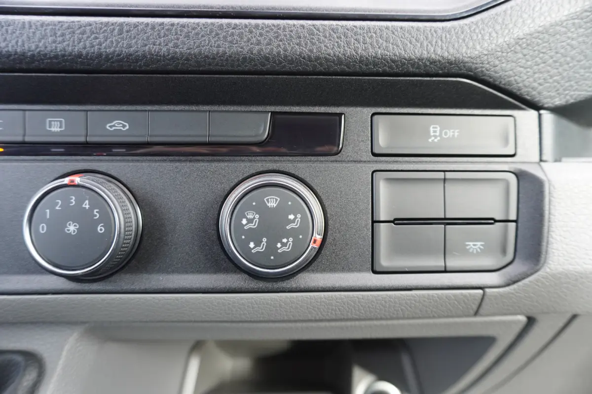 140pk L3H2/L2H1 Apple carplay Camera Trekhaak Standkachel Tacho 2-zits