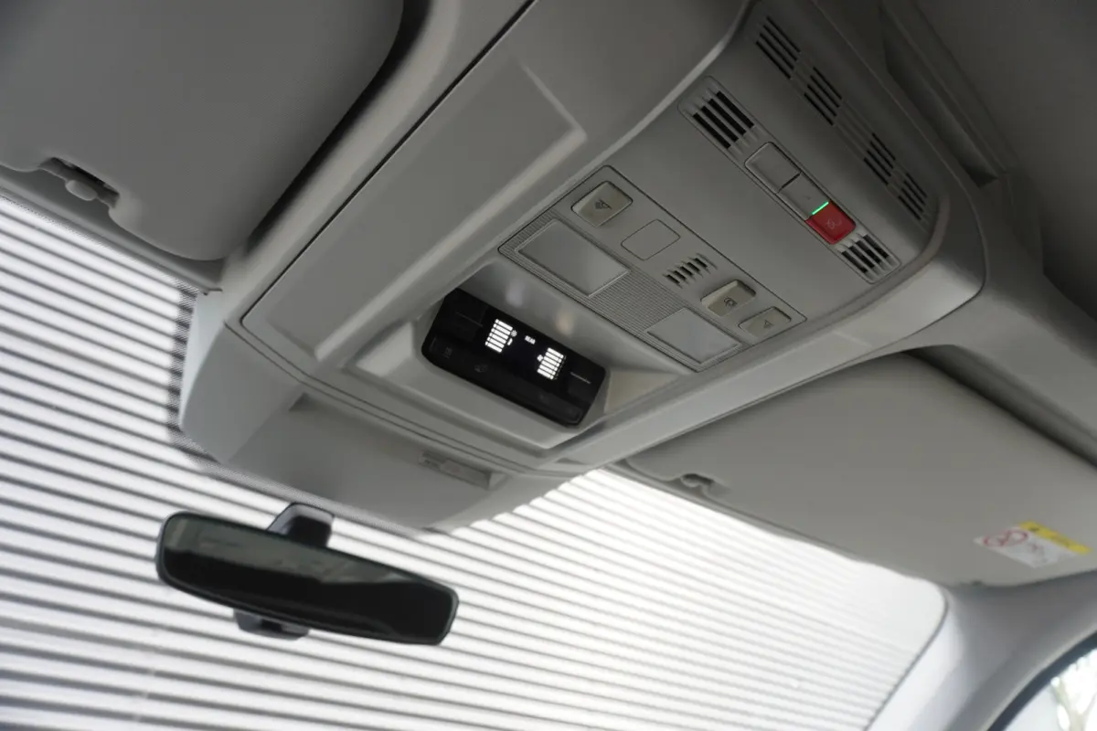 140pk L3H2/L2H1 Apple carplay Camera Trekhaak Standkachel Tacho 2-zits