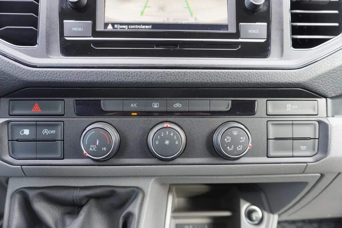 140pk L3H2/L2H1 Apple carplay Camera Trekhaak Standkachel Tacho 2-zits