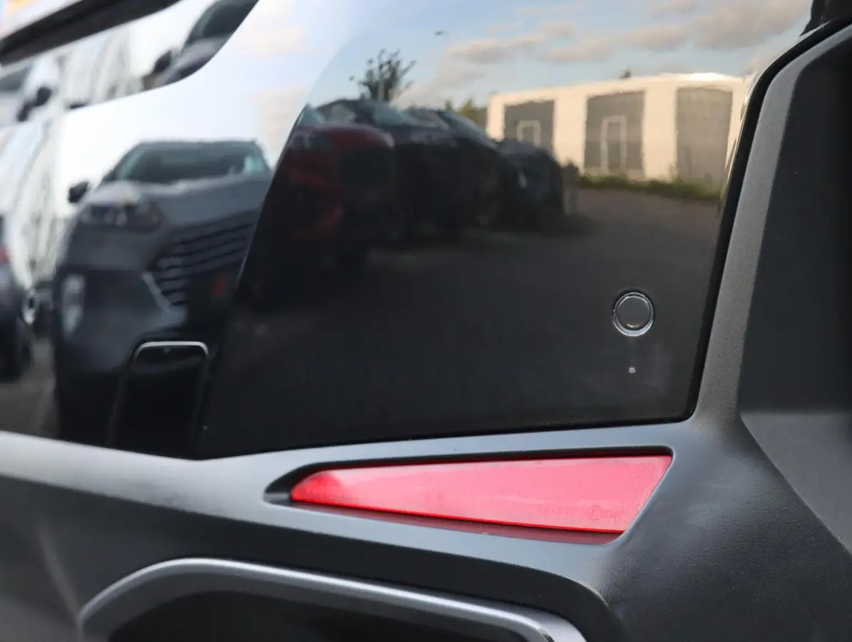 eDrive40 High Executive 84 kWh | SOH 96,8% | Head-up display |