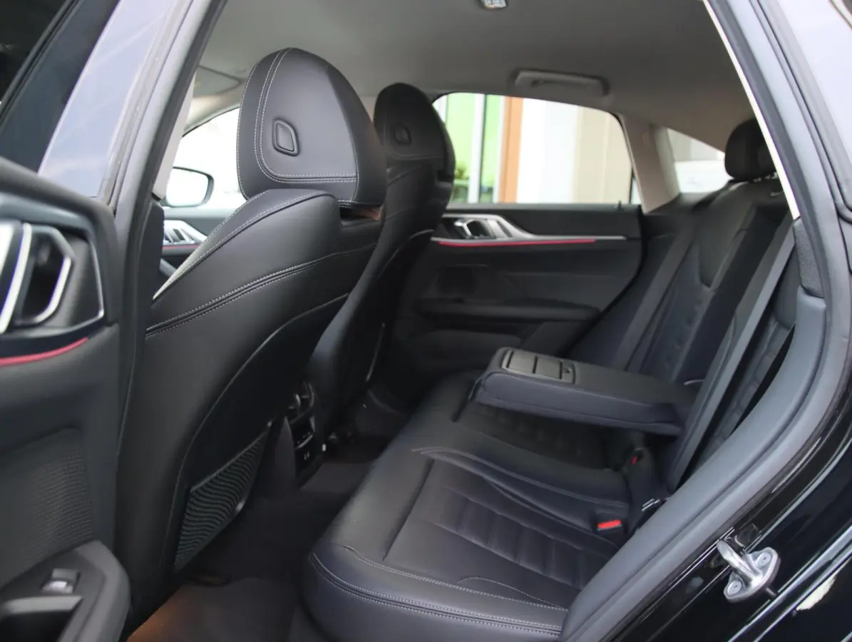 eDrive40 High Executive 84 kWh | SOH 96,8% | Head-up display |