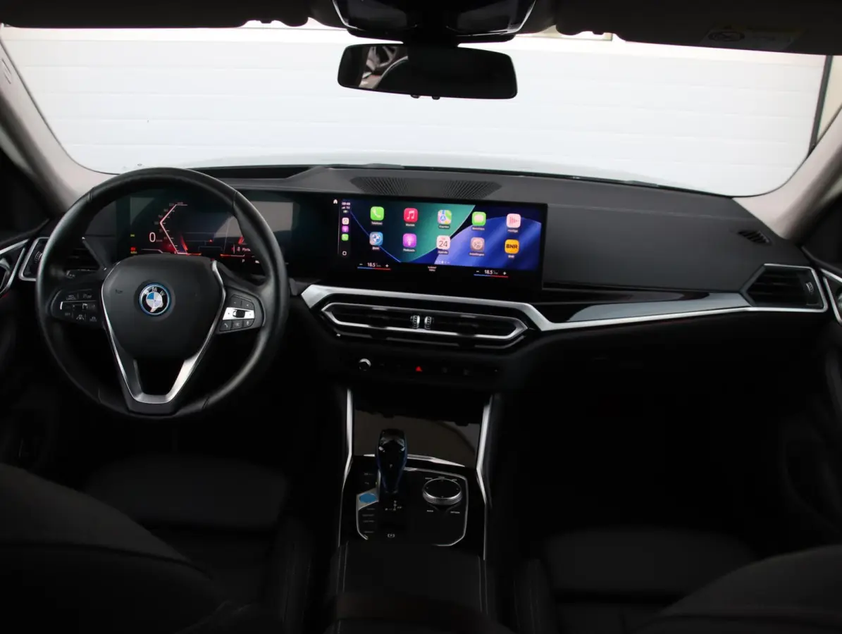 eDrive40 High Executive 84 kWh | SOH 96,8% | Head-up display |