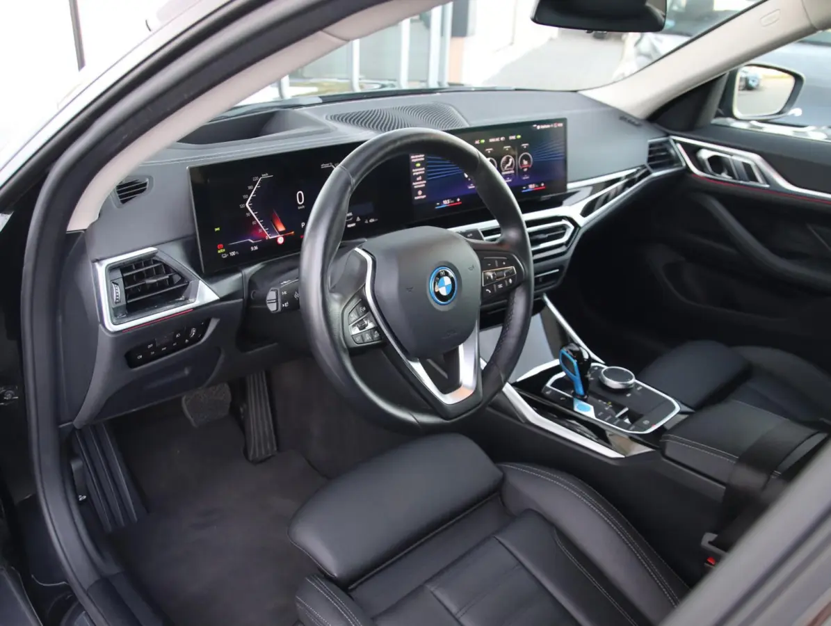 eDrive40 High Executive 84 kWh | SOH 96,8% | Head-up display |