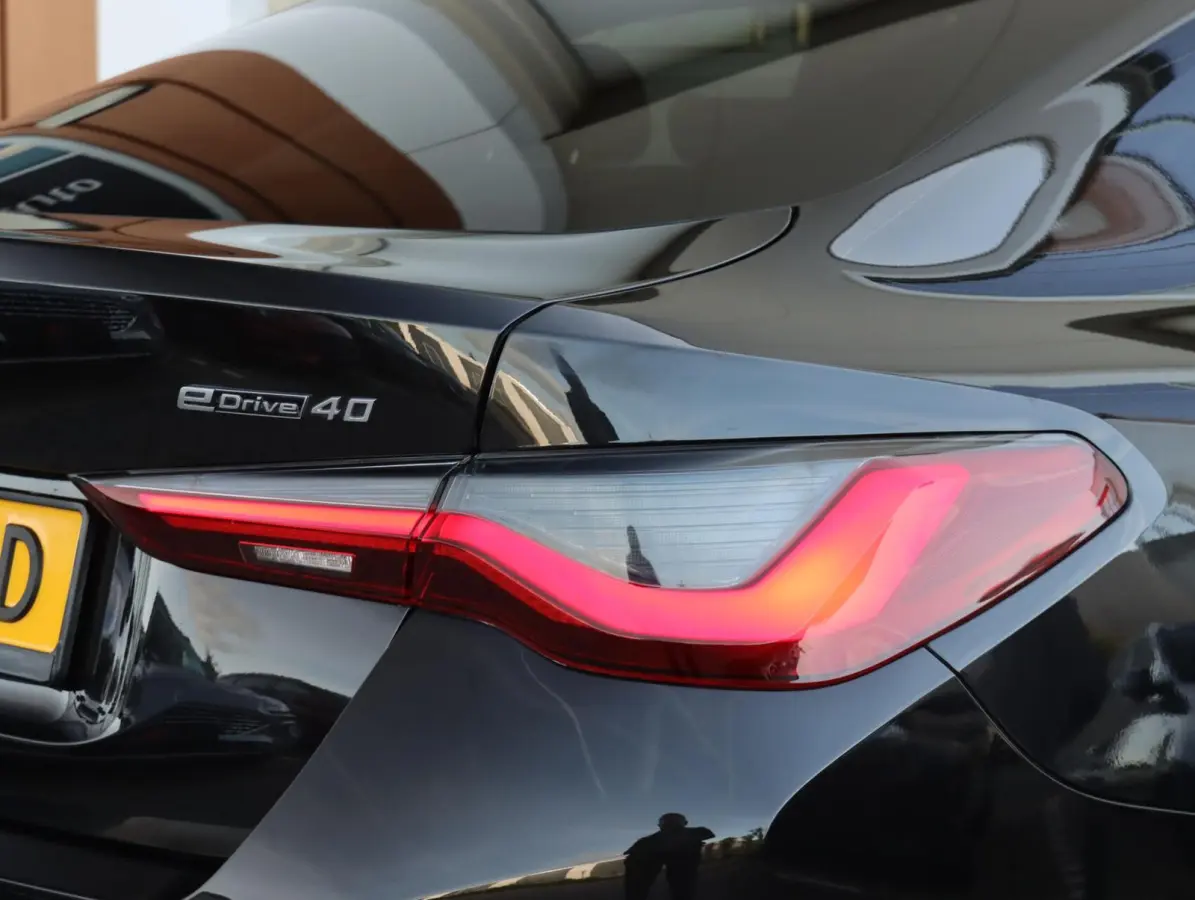 eDrive40 High Executive 84 kWh | SOH 96,8% | Head-up display |