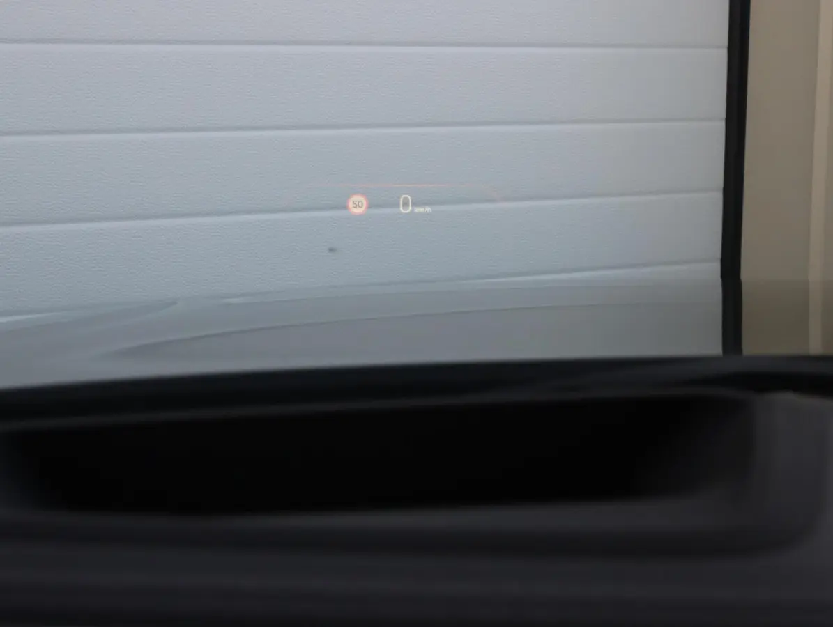 eDrive40 High Executive 84 kWh | SOH 96,8% | Head-up display |