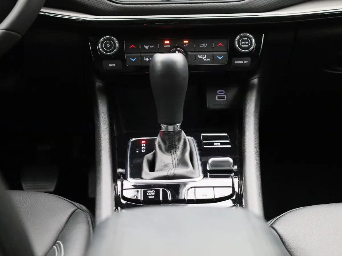 1.3 Turbo T4 190 4xe ATX Night Eagle | NAVIGATIE | CAMERA | STOEL-STUURWIELVERWARMING