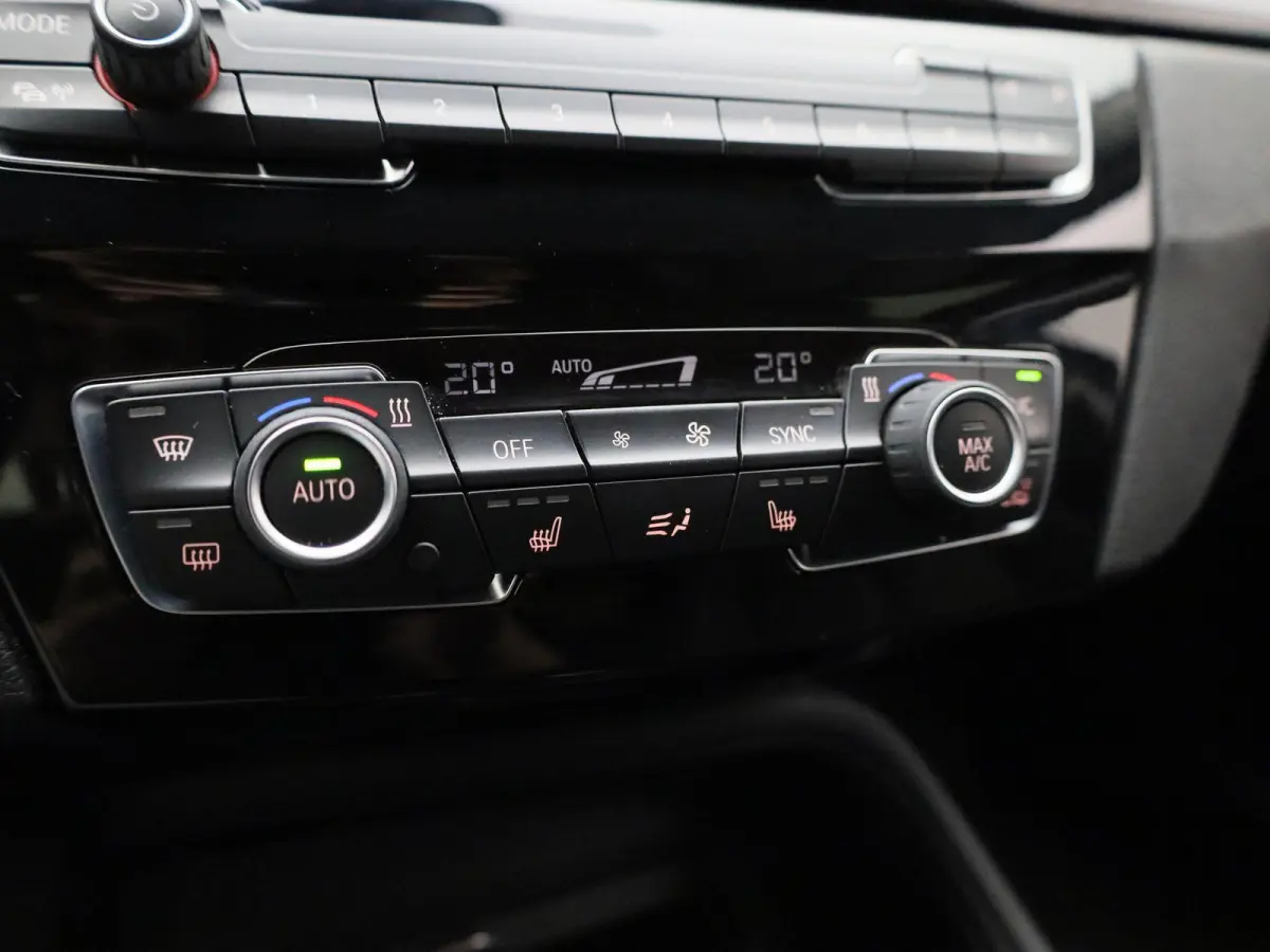 xDrive25e (162 kW)