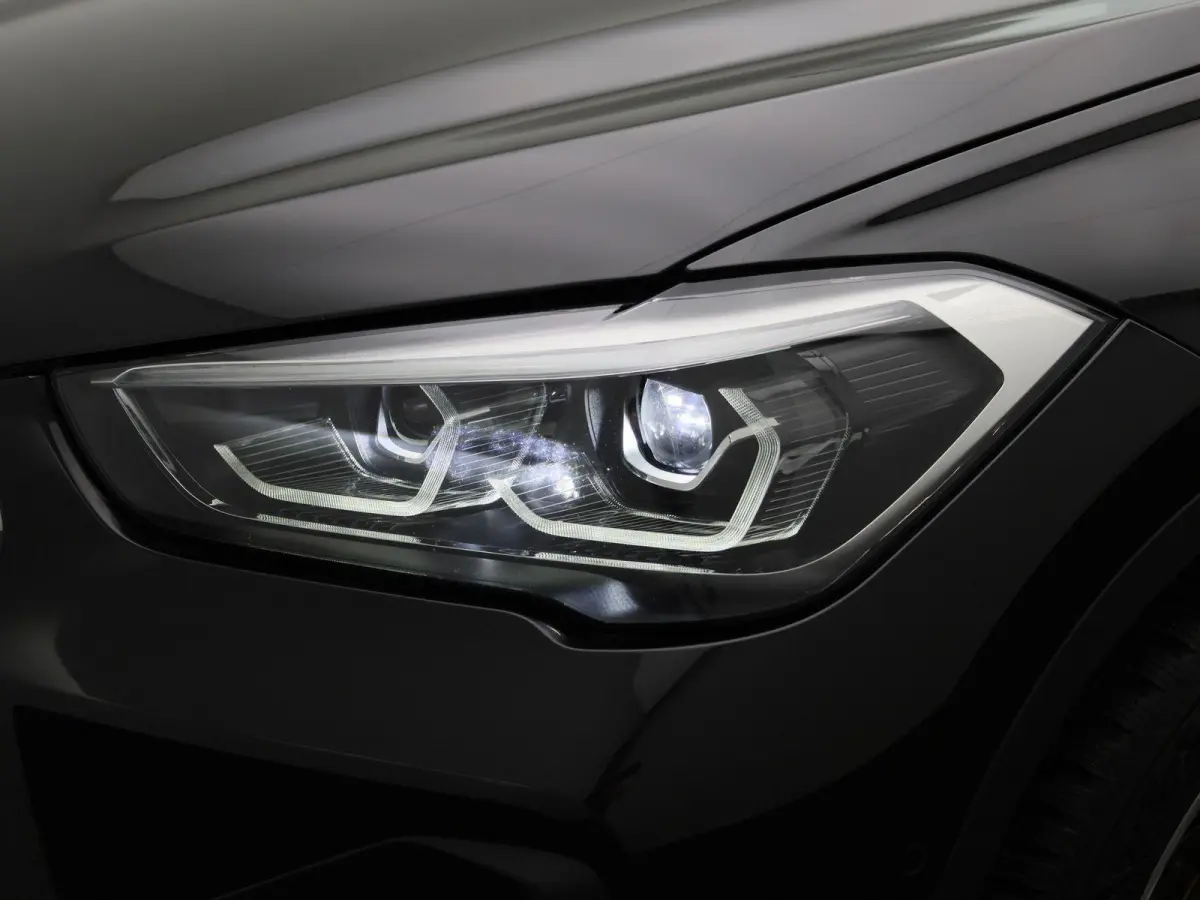 xDrive25e (162 kW)