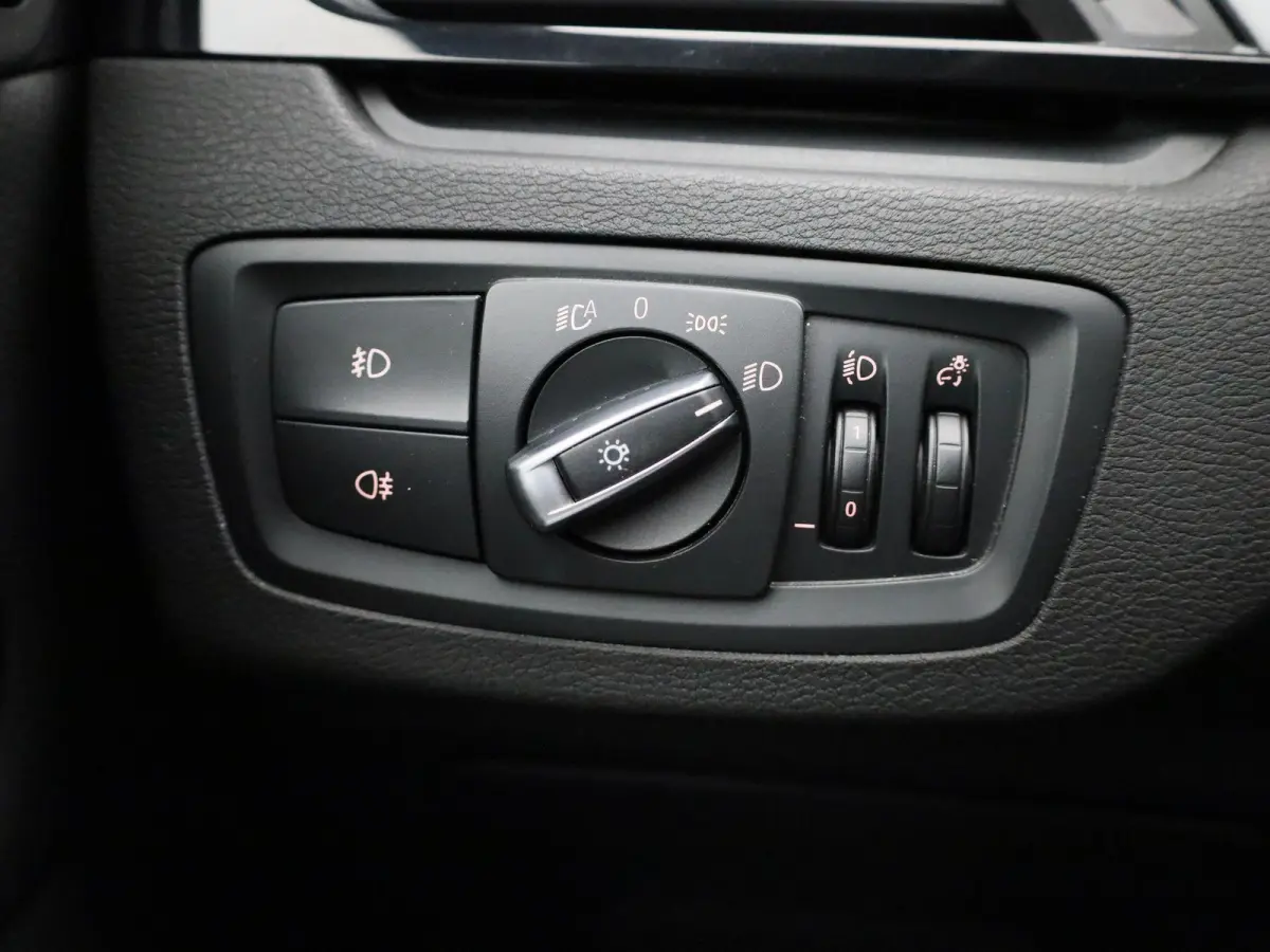 xDrive25e (162 kW)