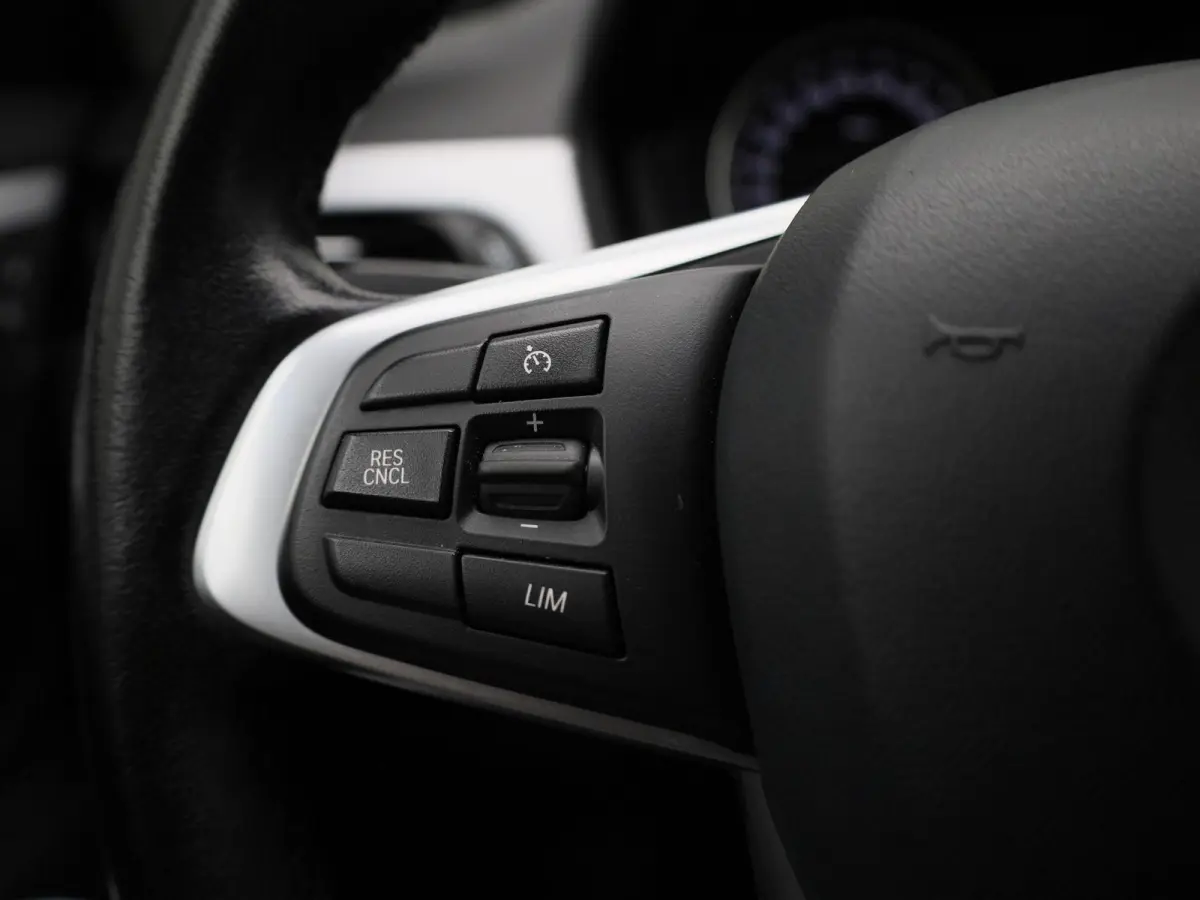 xDrive25e (162 kW)