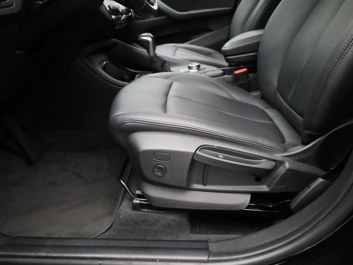 xDrive25e (162 kW)