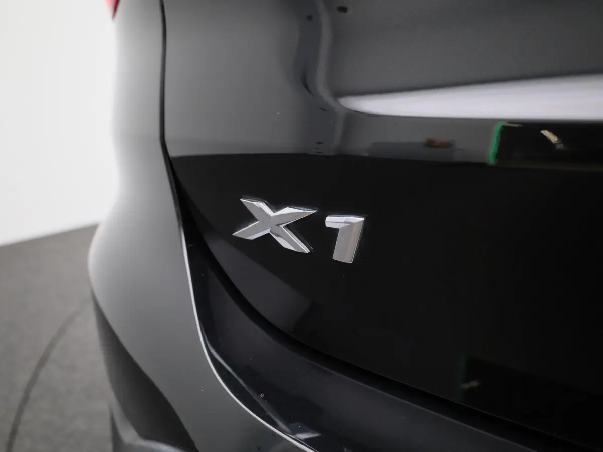 xDrive25e (162 kW)