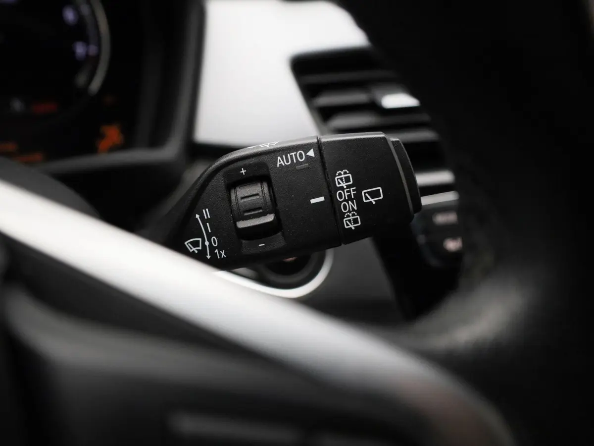 xDrive25e (162 kW)