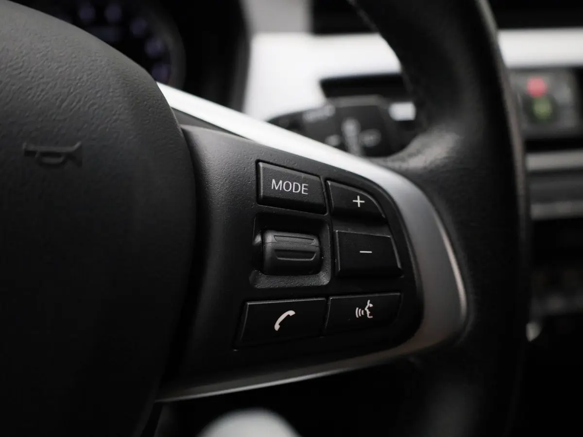 xDrive25e (162 kW)