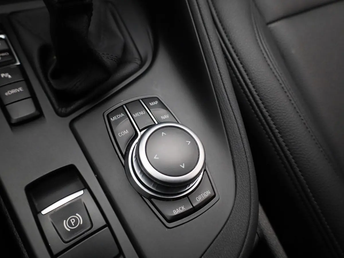 xDrive25e (162 kW)