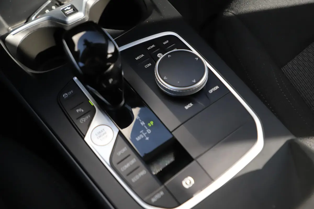 118i Automaat LED Navigatie Carplay Android Climate Cruise Control LMV Parkeersensor