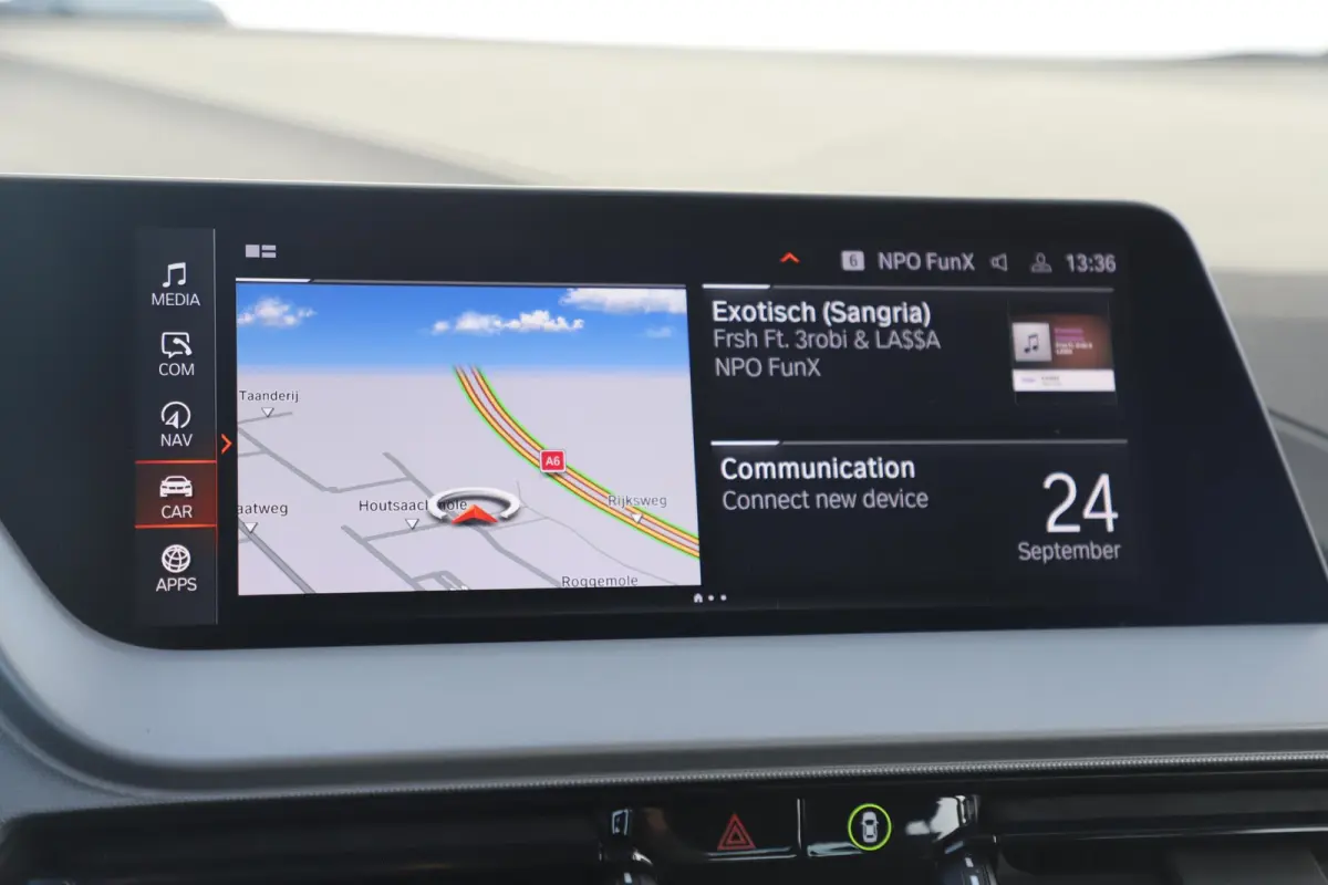 118i Automaat LED Navigatie Carplay Android Climate Cruise Control LMV Parkeersensor