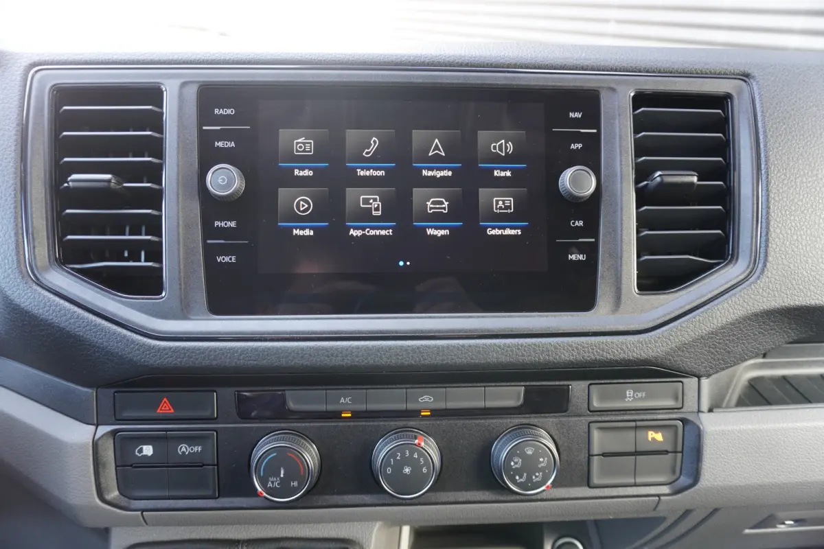 140pk L3H3/L2H2 Apple carplay Cruise control Airco Imperiaal Parkeersensoren 3-Zits