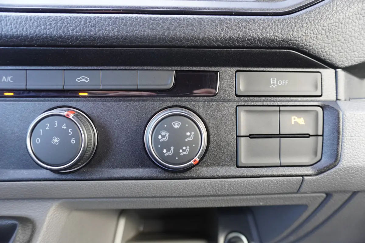 140pk L3H3/L2H2 Apple carplay Cruise control Airco Imperiaal Parkeersensoren 3-Zits