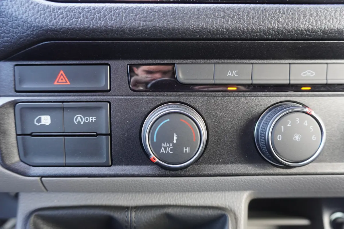 140pk L3H3/L2H2 Apple carplay Cruise control Airco Imperiaal Parkeersensoren 3-Zits