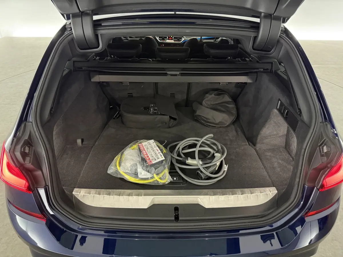 320e M-Sport Shadow Pack | Camera | Virtual | Sfeer | Carplay | Cruise | Clima | BMW Laser