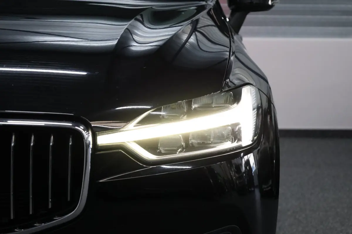 2.0 T5 Inscription LED/VIRTUAL/LEDER+S.VERKOELING+MEMORY/19" LMV/CAM/CRIUSE/ECC/12 MND GARANTIE!