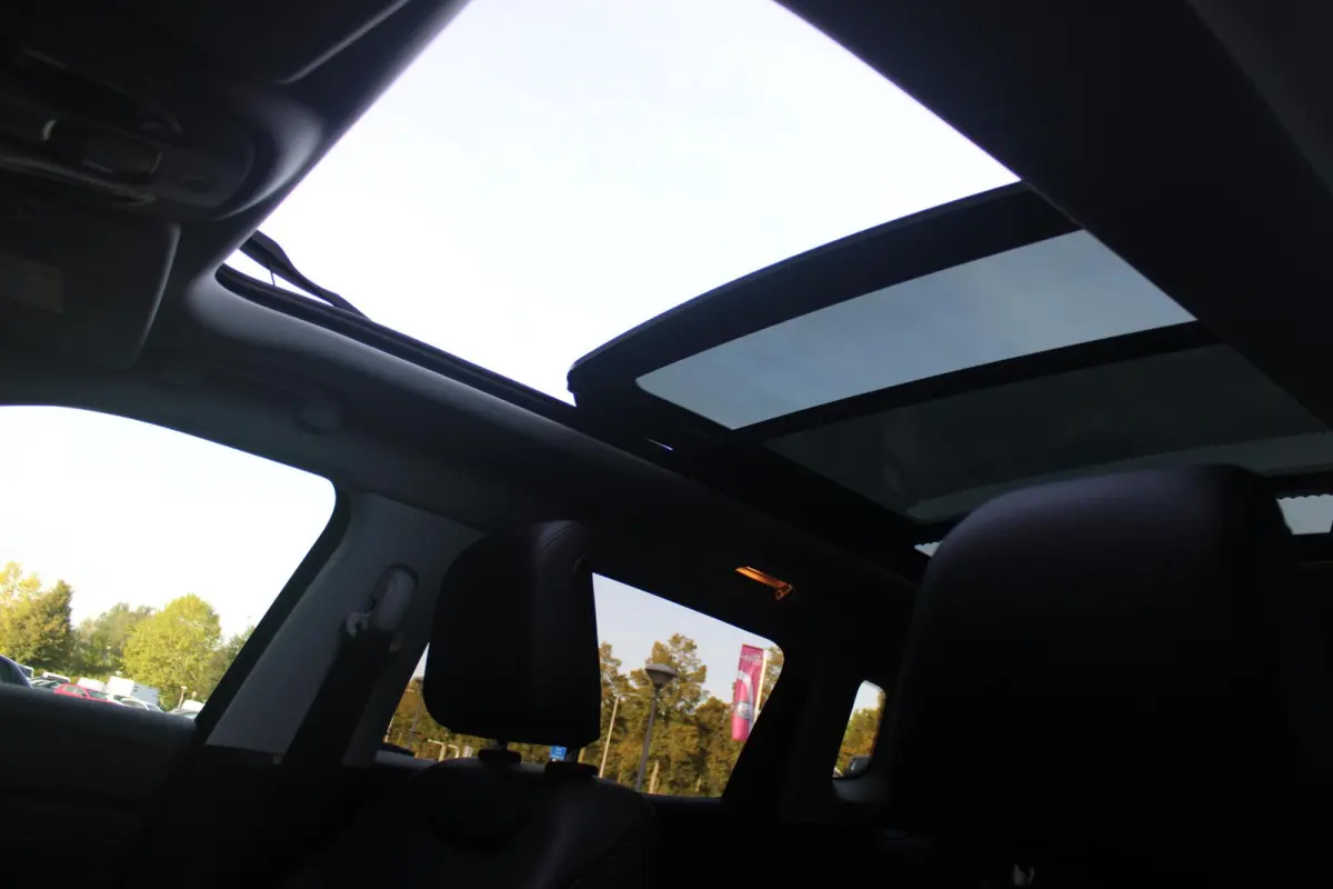 4xe 240PK Plug-in Hybrid NORTH STAR | PANORAMA SCHUIF/KANTEL DAK | WINTERPACK: STOEL/STUUR/PARKEERNSENSOREN/RUITENSPROEIER VERWARMBAAR | SAFETY PACK: 360° CAMERA/DODEHOEK BEWAKING/BUITENSPI