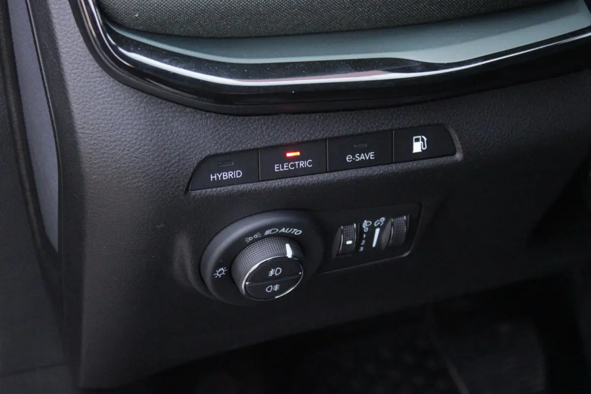 4xe 240PK Plug-in Hybrid NORTH STAR | PANORAMA SCHUIF/KANTEL DAK | WINTERPACK: STOEL/STUUR/PARKEERNSENSOREN/RUITENSPROEIER VERWARMBAAR | SAFETY PACK: 360° CAMERA/DODEHOEK BEWAKING/BUITENSPI