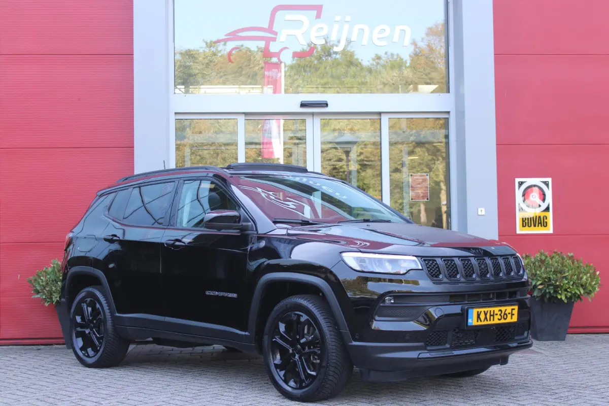 4xe 240PK Plug-in Hybrid NORTH STAR | PANORAMA SCHUIF/KANTEL DAK | WINTERPACK: STOEL/STUUR/PARKEERNSENSOREN/RUITENSPROEIER VERWARMBAAR | SAFETY PACK: 360° CAMERA/DODEHOEK BEWAKING/BUITENSPI