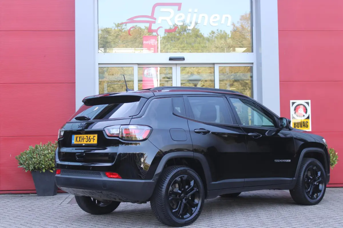 4xe 240PK Plug-in Hybrid NORTH STAR | PANORAMA SCHUIF/KANTEL DAK | WINTERPACK: STOEL/STUUR/PARKEERNSENSOREN/RUITENSPROEIER VERWARMBAAR | SAFETY PACK: 360° CAMERA/DODEHOEK BEWAKING/BUITENSPI