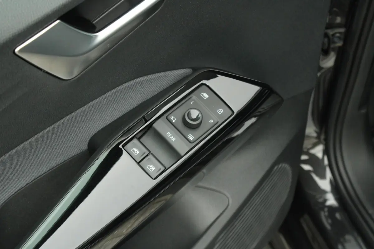 204pk Life 58 kWh Pro performance | CarPlay & Android Auto |  Navigatie | LM Velgen