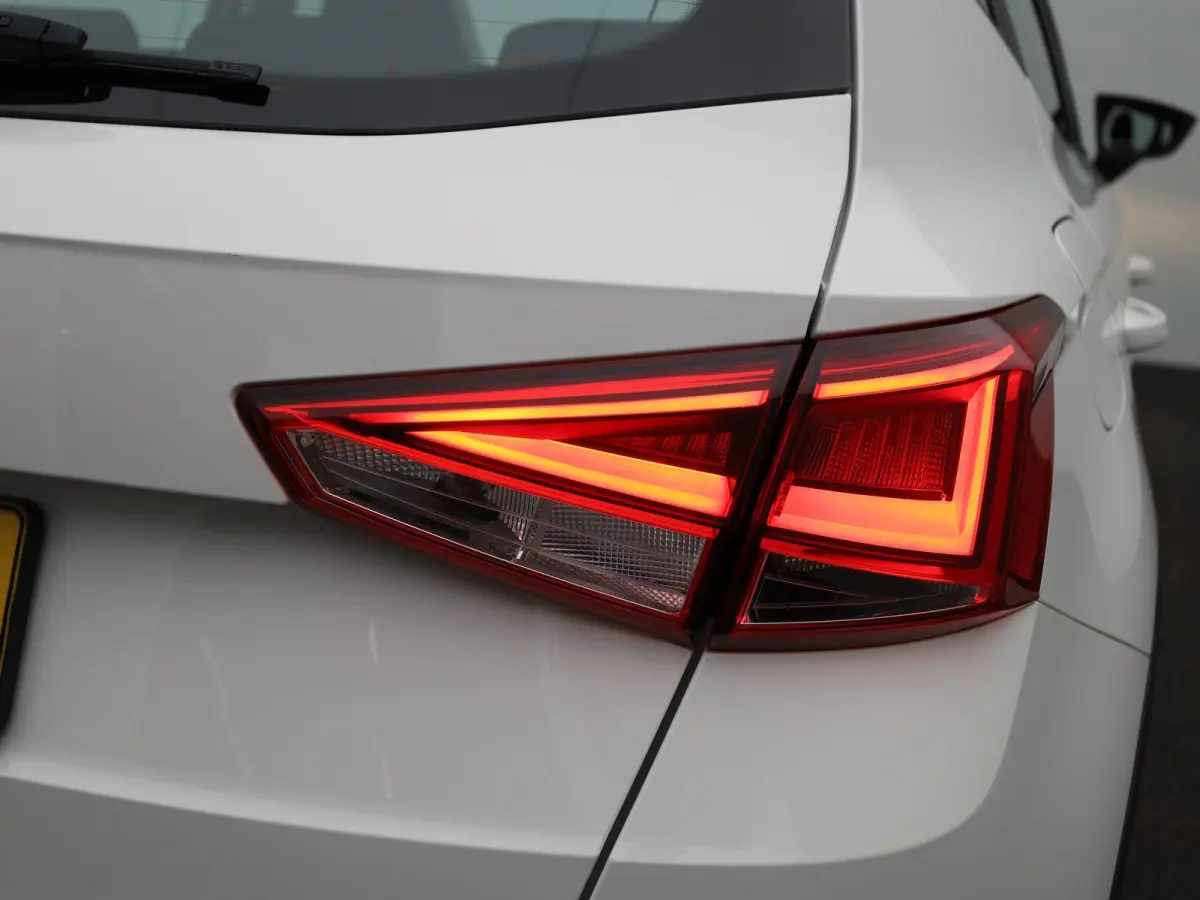 1.0 TSI Style Launch Edition | APPLE CARPLAY | ACHTERUITRIJCAMERA | AIRCO | CRUISE CONTROL |
