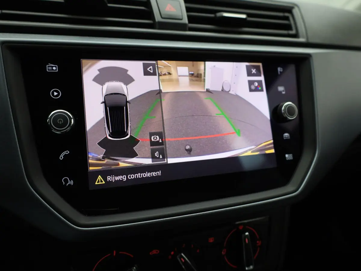 1.0 TSI Style Launch Edition | APPLE CARPLAY | ACHTERUITRIJCAMERA | AIRCO | CRUISE CONTROL |