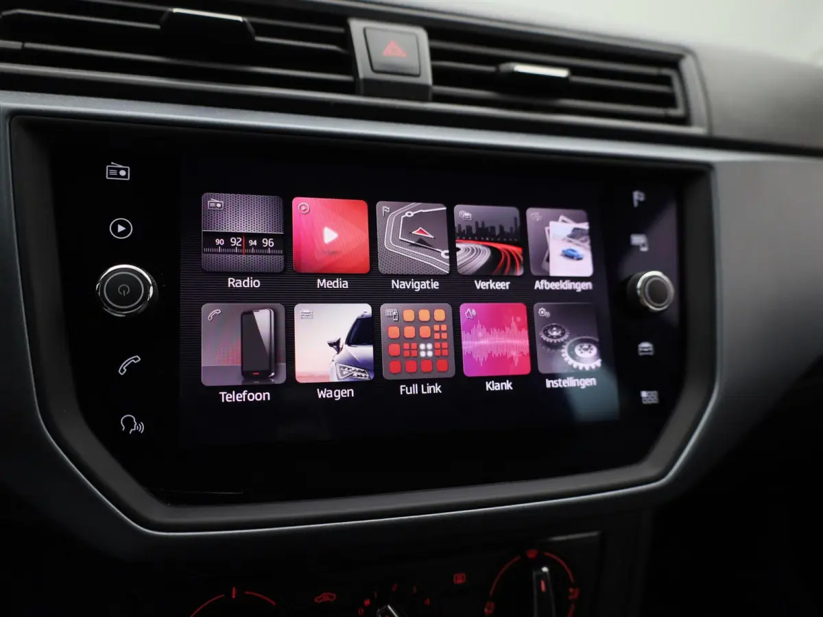 1.0 TSI Style Launch Edition | APPLE CARPLAY | ACHTERUITRIJCAMERA | AIRCO | CRUISE CONTROL |