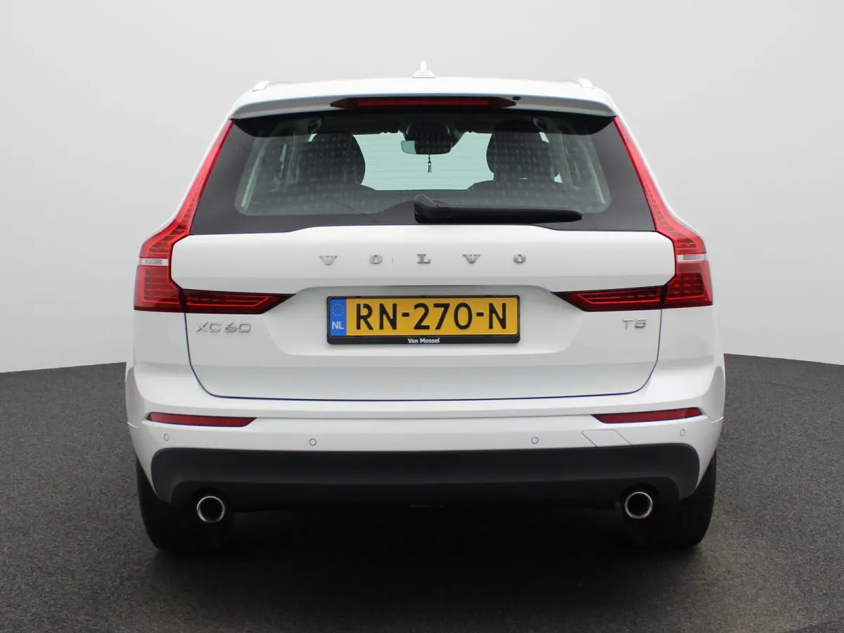 2.0 T5 Momentum | Automaat | Apple Carplay / Android Auto | Lederen Bekleding | Parkeersensoren |