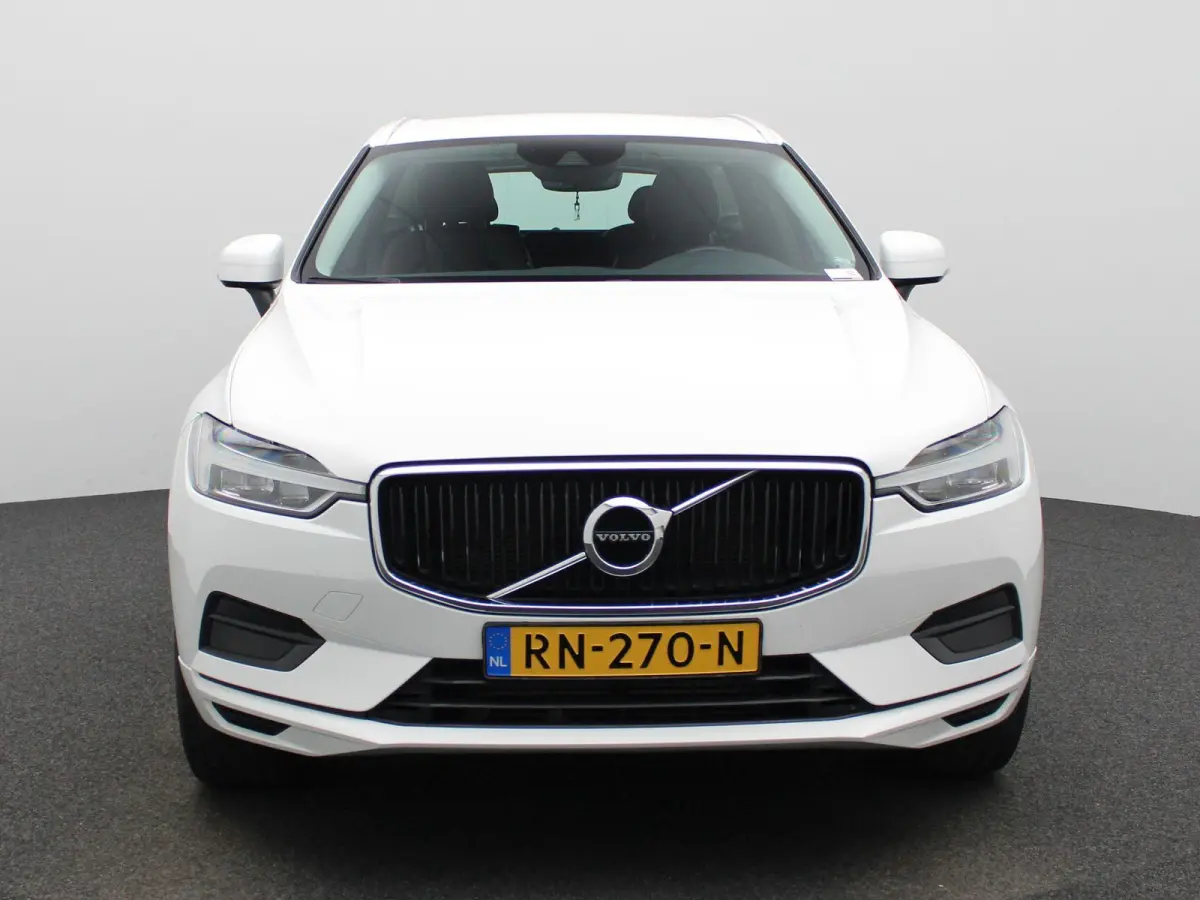 2.0 T5 Momentum | Automaat | Apple Carplay / Android Auto | Lederen Bekleding | Parkeersensoren |