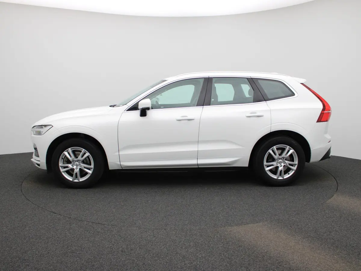 2.0 T5 Momentum | Automaat | Apple Carplay / Android Auto | Lederen Bekleding | Parkeersensoren |