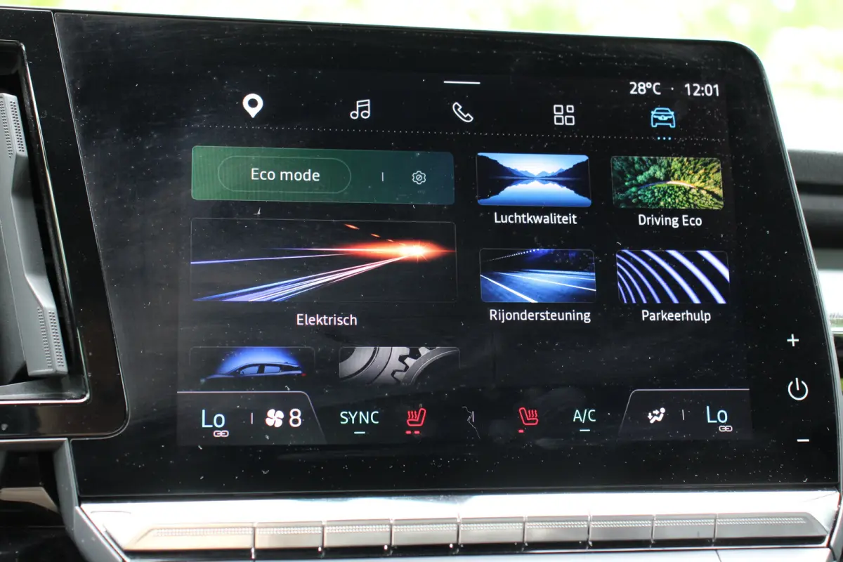 1.2 E-Tech full hybrid 200 evolution / Camera / Carplay / Navigatie / Winterpakket | Achteruitrijcamera | Apple Carplay/Android Auto|telefoonintegratie premium | Cruise control