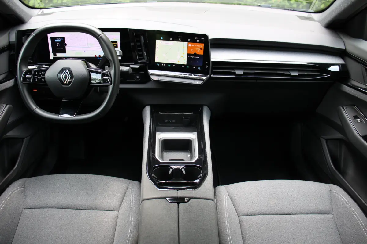 1.2 E-Tech full hybrid 200 evolution / Camera / Carplay / Navigatie / Winterpakket | Achteruitrijcamera | Apple Carplay/Android Auto|telefoonintegratie premium | Cruise control