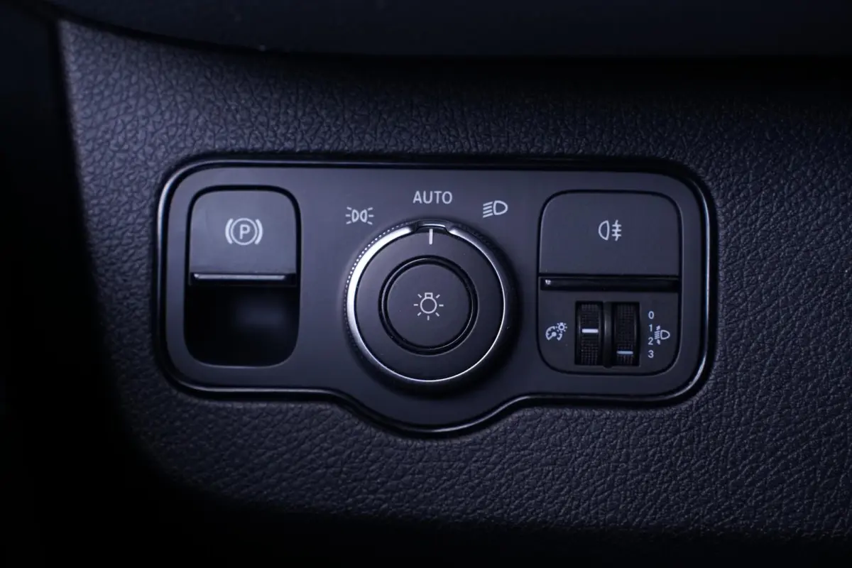317 CDI 170 pk L2H2 Camera, Apple Carplay Cruise Control, Airco, Opstap achter, 3-Zits