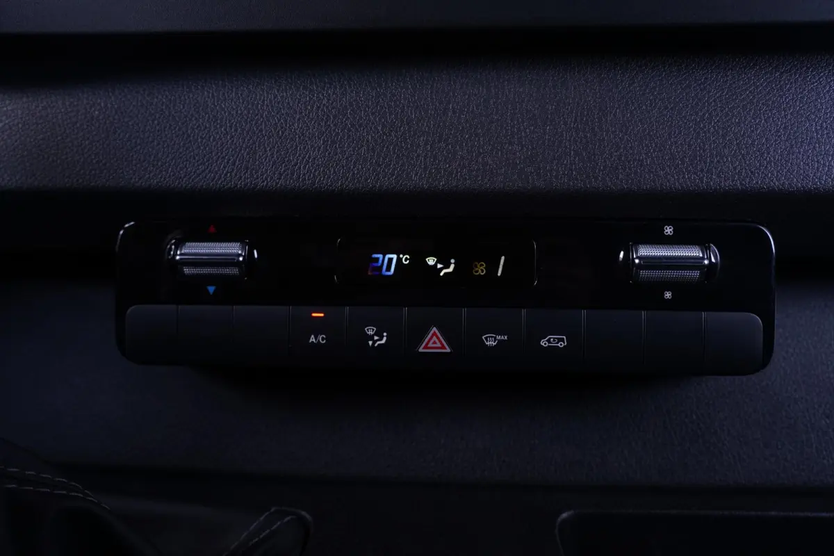 317 CDI 170 pk L2H2 Camera, Apple Carplay Cruise Control, Airco, Opstap achter, 3-Zits