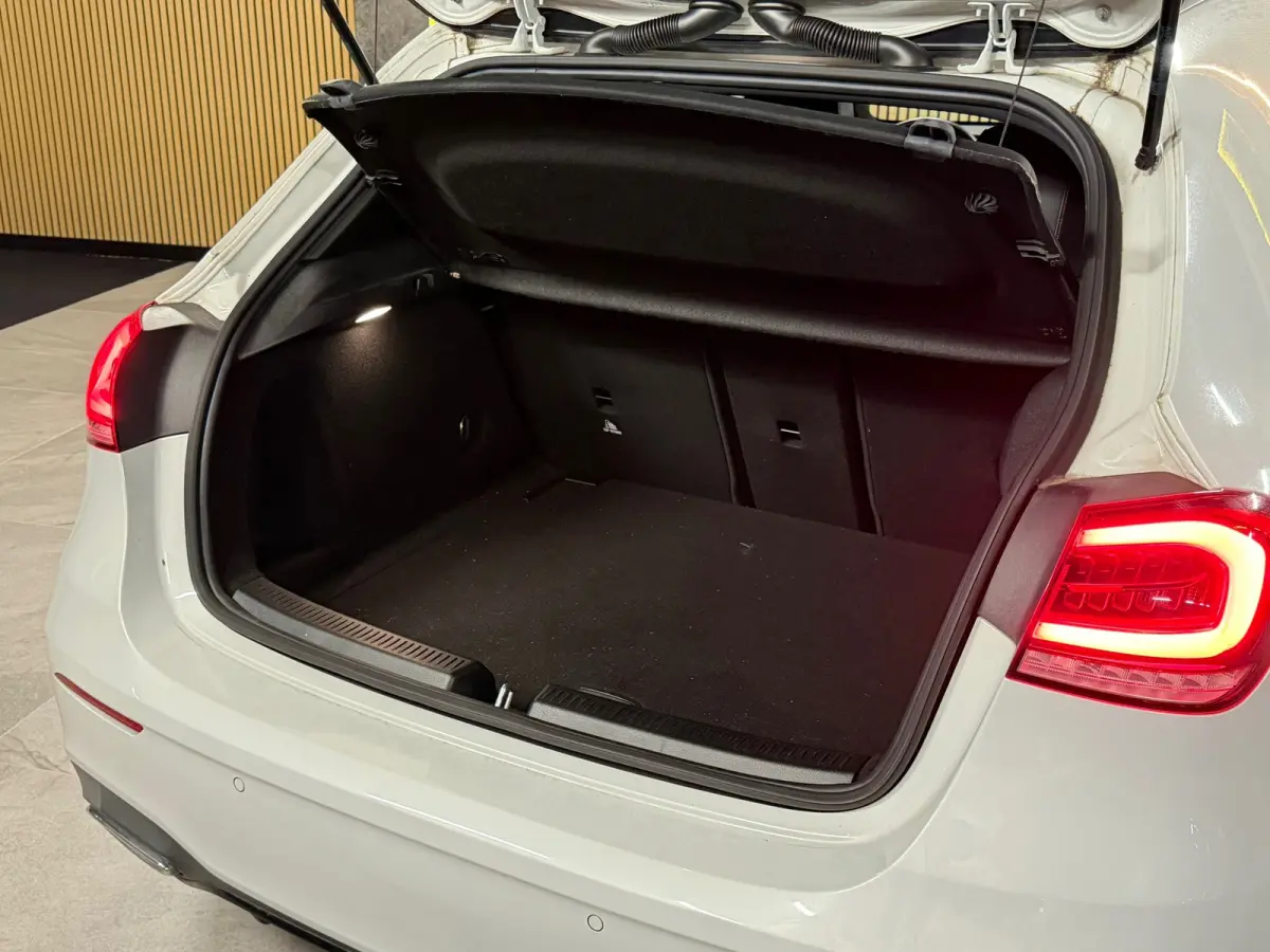 180 Business Solution AMG |PANO|MEMORY|KEYLESS|LANE ASSIST|SFEERVERLICHTING|NAP|NL AUTO|DEALER ONDERHOUDEN|