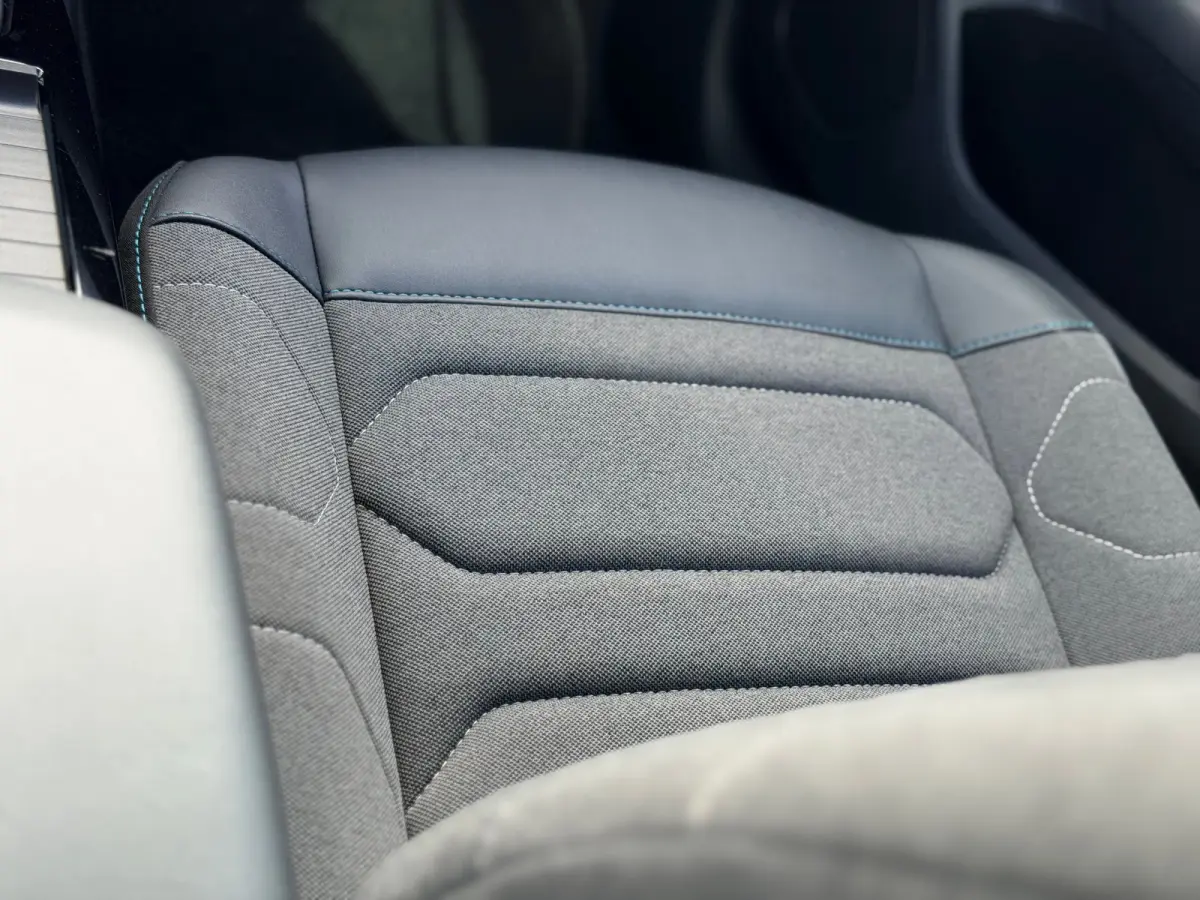 1.2 Puretech Feel / Apple Carplay & Android Auto / Achteruitrijcamera / Climate Control / Cruise Control / | Achteruitrijcamera | Apple Carplay/Android Auto|telefoonintegratie premium | Radi
