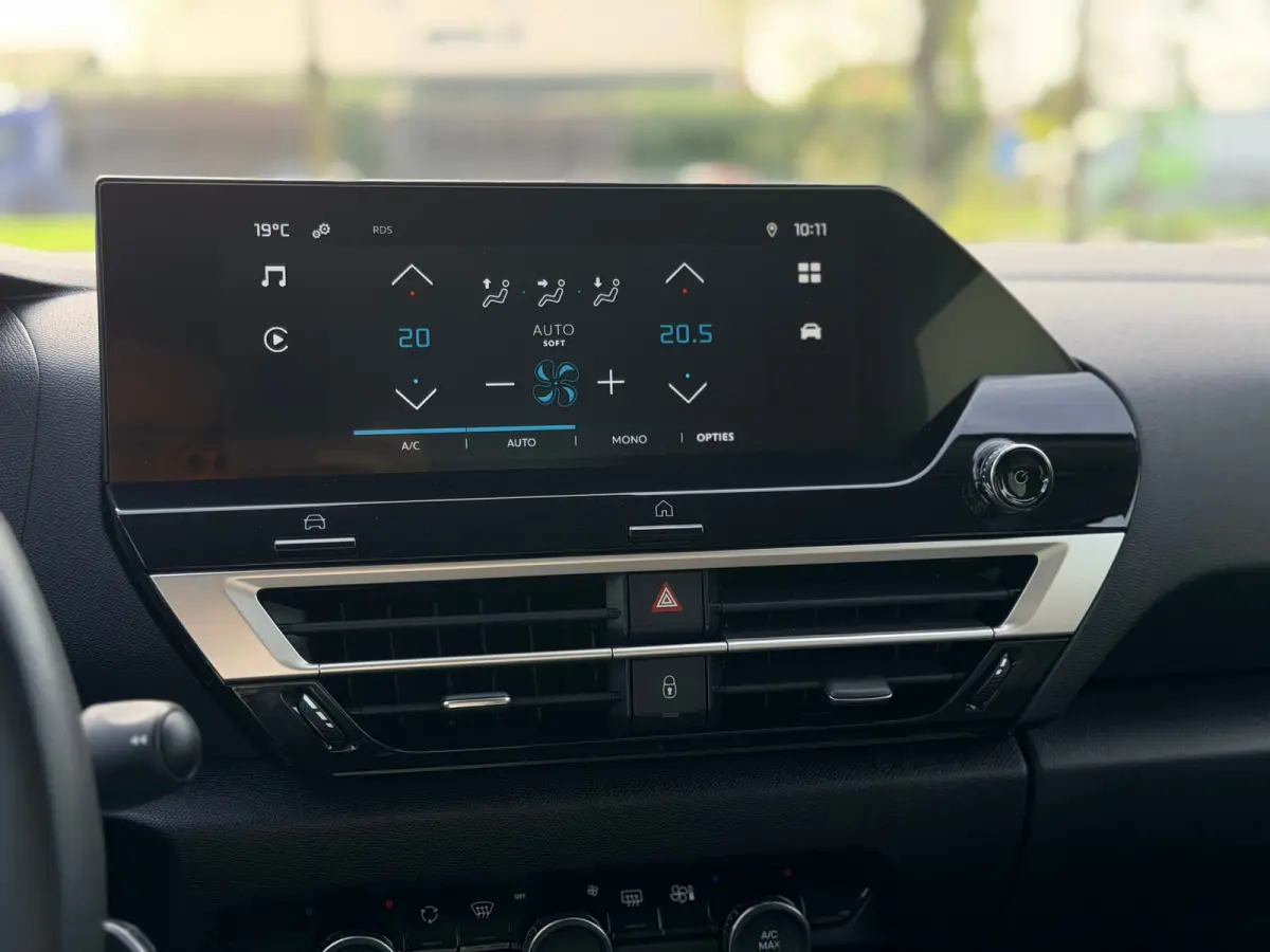 1.2 Puretech Feel / Apple Carplay & Android Auto / Achteruitrijcamera / Climate Control / Cruise Control / | Achteruitrijcamera | Apple Carplay/Android Auto|telefoonintegratie premium | Radi