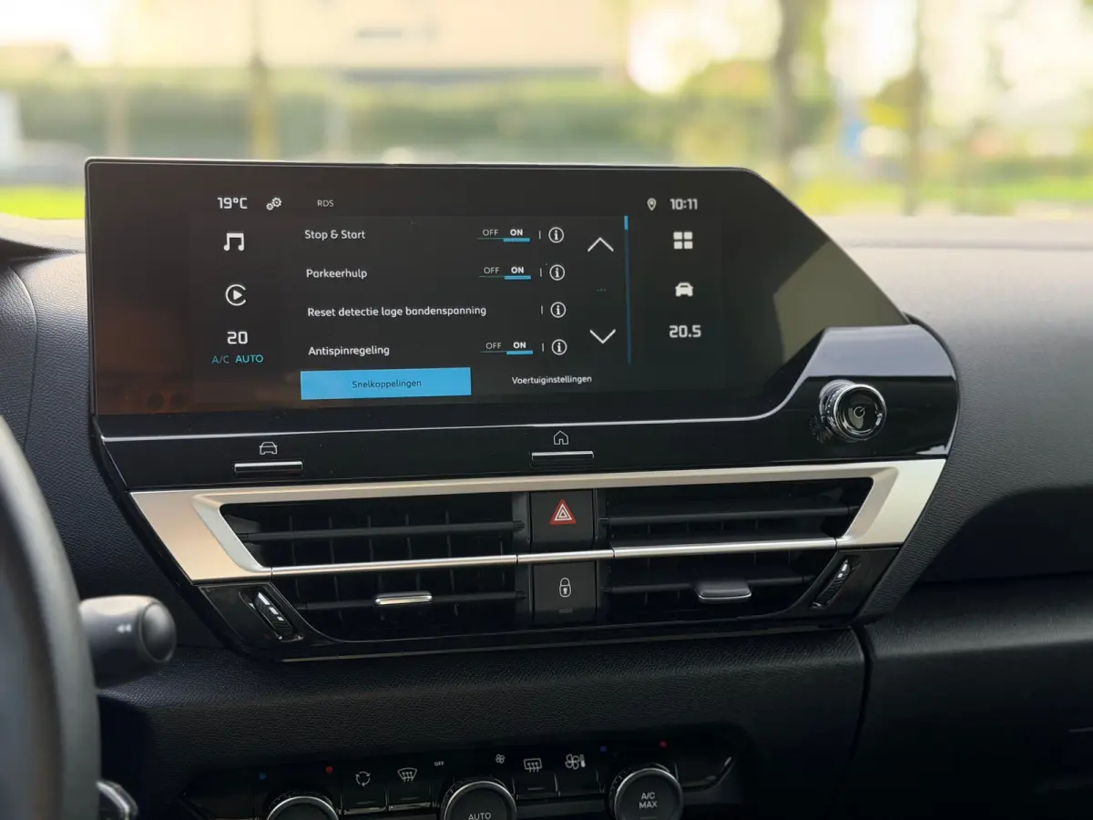 1.2 Puretech Feel / Apple Carplay & Android Auto / Achteruitrijcamera / Climate Control / Cruise Control / | Achteruitrijcamera | Apple Carplay/Android Auto|telefoonintegratie premium | Radi
