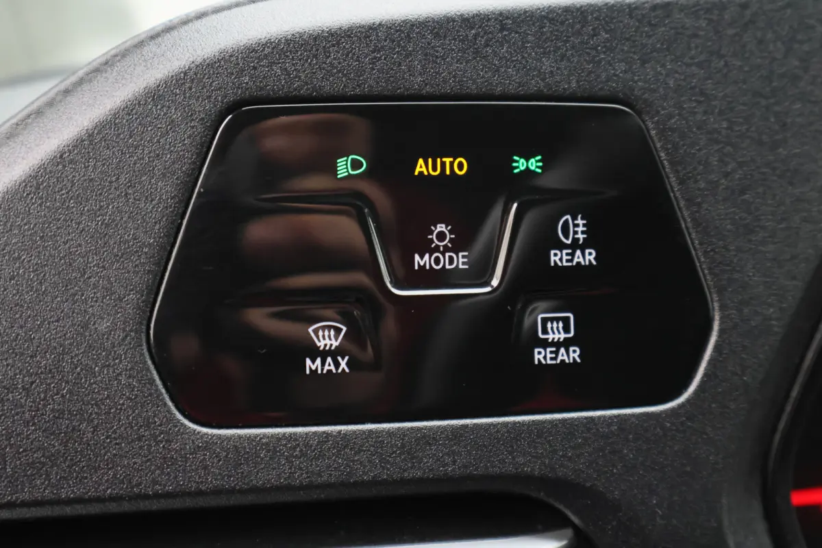 Maxi 2.0 TDI DSG Comfort Airco, Stoelverwarming, Bluetooth, Navigatie, Camera, Cruise, PDC, 18''