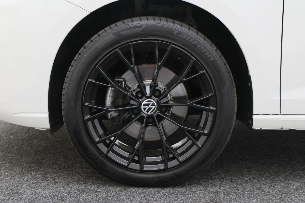 Maxi 2.0 TDI DSG Comfort Airco, Stoelverwarming, Bluetooth, Navigatie, Camera, Cruise, PDC, 18''