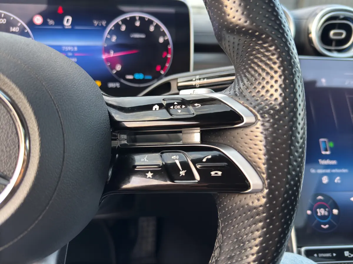200 Launch Edition AMG Line | 360 Camera | Panoramadak | Adapt. Cruise | Apple Carplay/Android Auto |